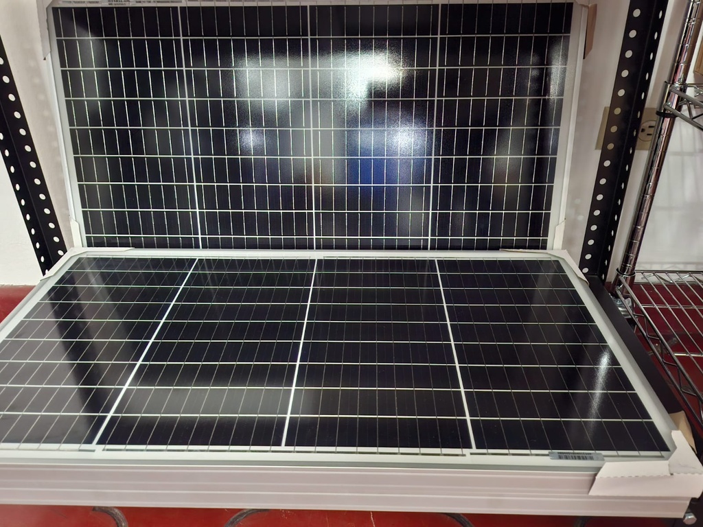 Panel Solar de 50w ip67-1000v 15Amp Dimension 430X775X30mm 