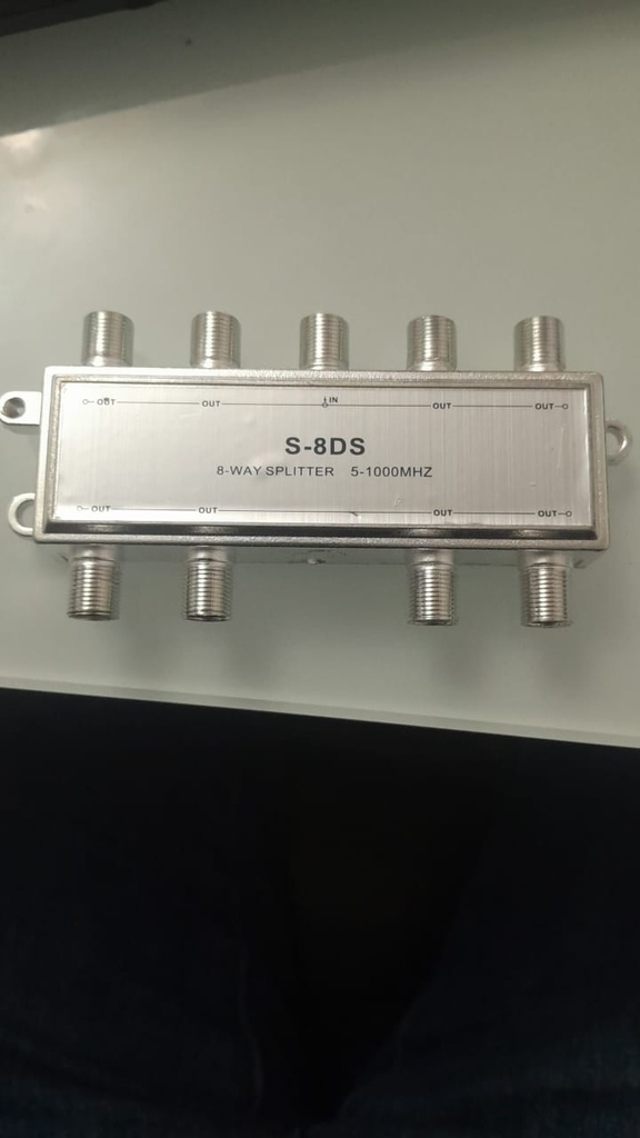 Splitter satelital de 1x8 vias en Rg-6 marca BEST